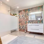 Bellevue 1, Piscine, Jacuzzi, Sauna Willa