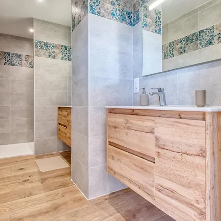 Bellevue 1, Piscine, Jacuzzi, Sauna Villa