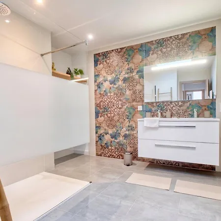 Bellevue 1, Piscine, Jacuzzi, Sauna Villa