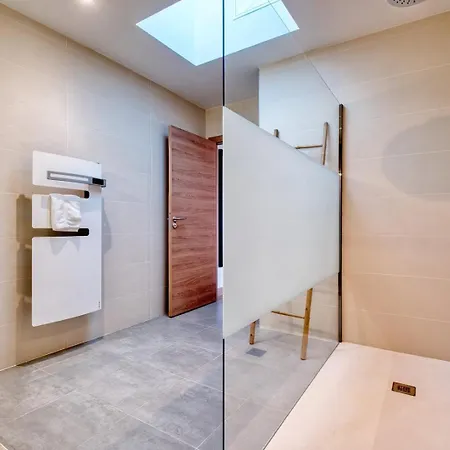 Bellevue 1, Piscine, Jacuzzi, Sauna Villa *